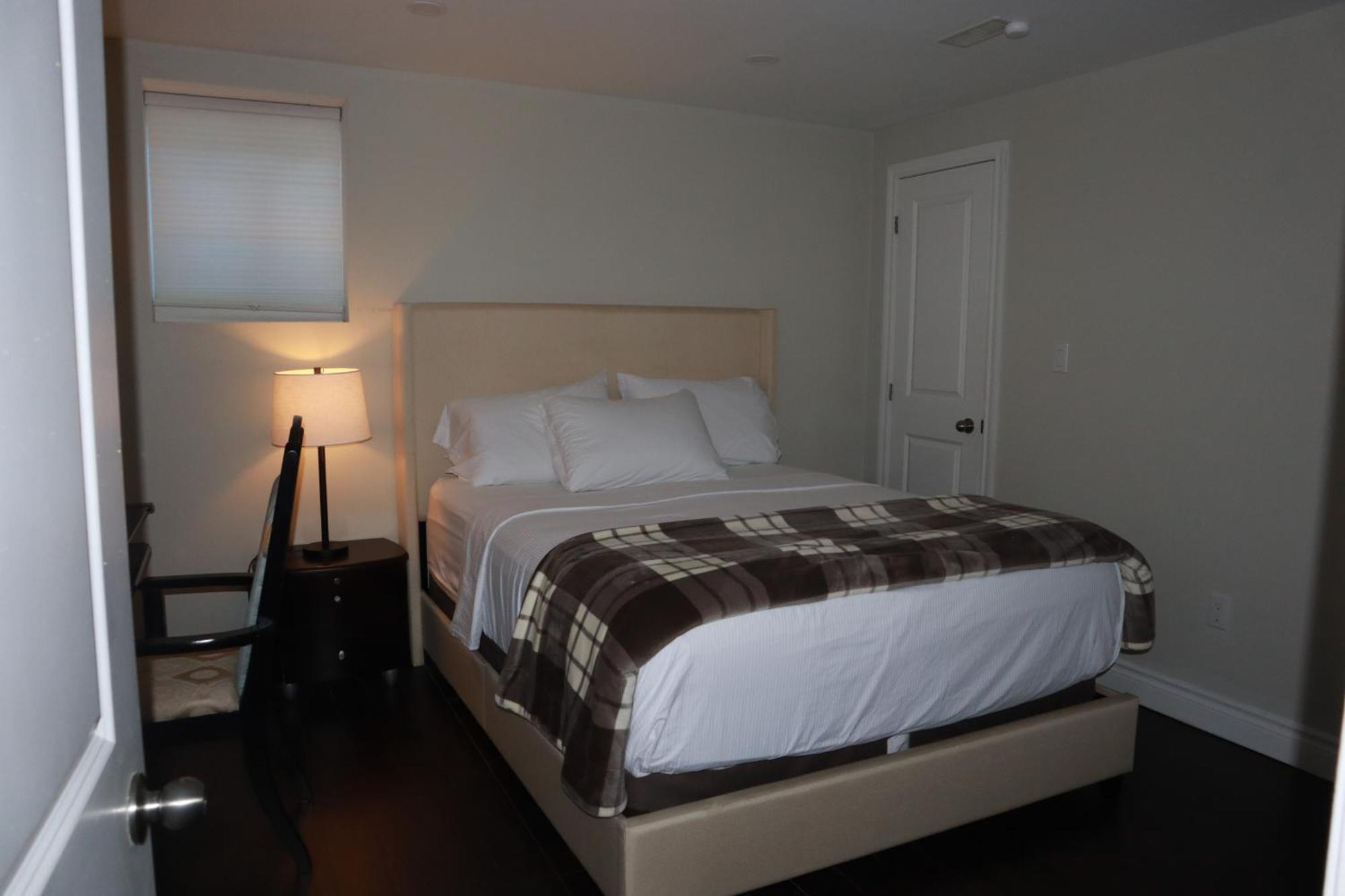 Stunning Furnished 2Bedroom/2Washroom Apartment Brampton Exteriör bild
