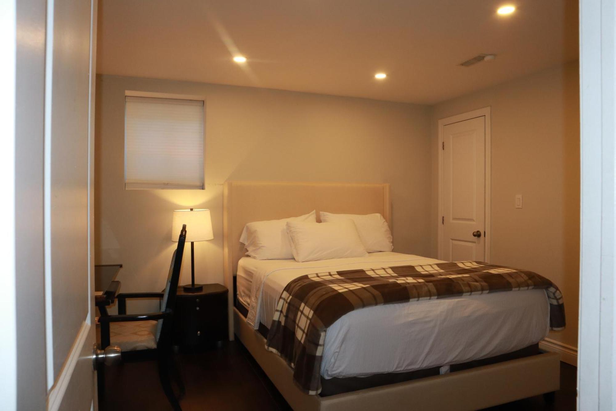 Stunning Furnished 2Bedroom/2Washroom Apartment Brampton Exteriör bild