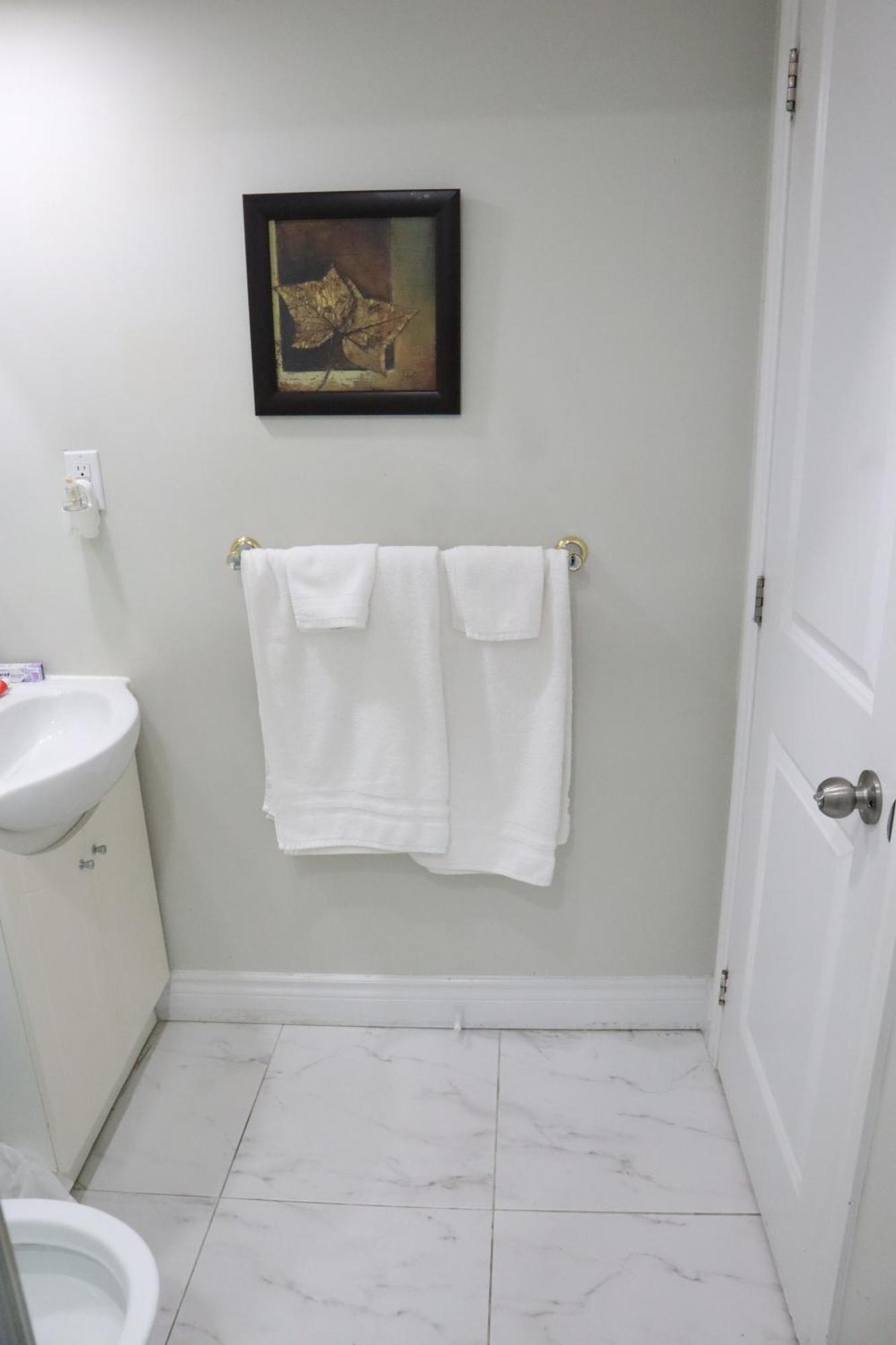 Stunning Furnished 2Bedroom/2Washroom Apartment Brampton Exteriör bild