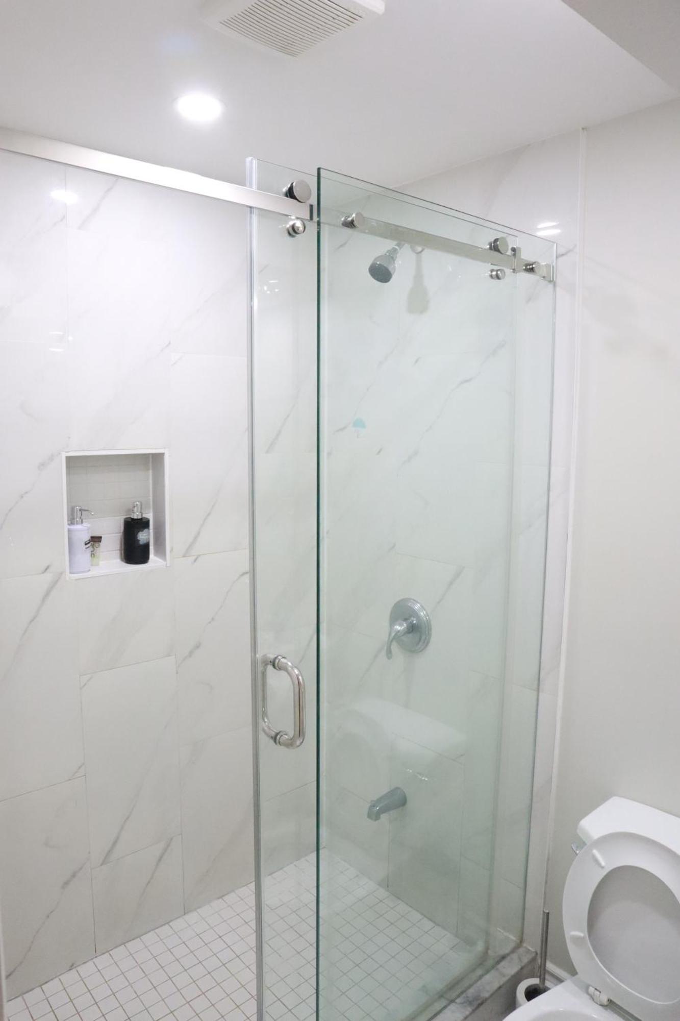Stunning Furnished 2Bedroom/2Washroom Apartment Brampton Exteriör bild