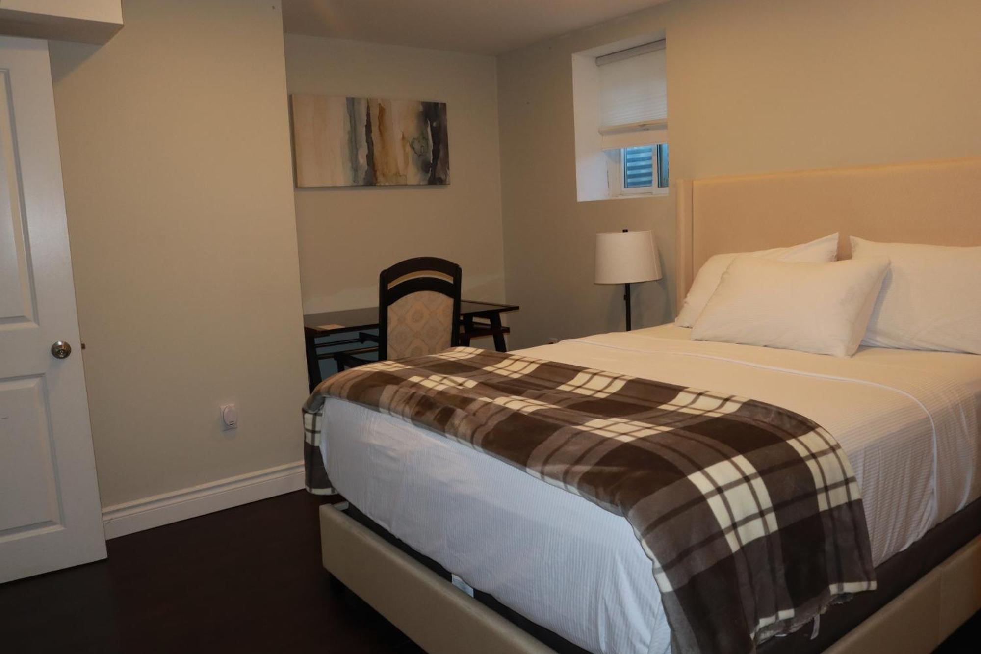 Stunning Furnished 2Bedroom/2Washroom Apartment Brampton Exteriör bild